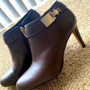 Vince Camuto brown boot heels size 7.5.